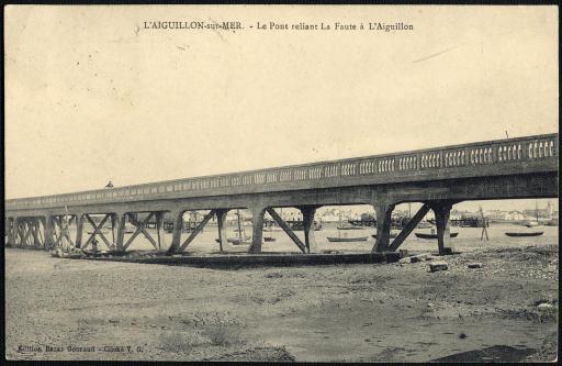 Le pont reliant les communes de L'Aiguillon-sur-Mer à La Faute / V.G. phot.